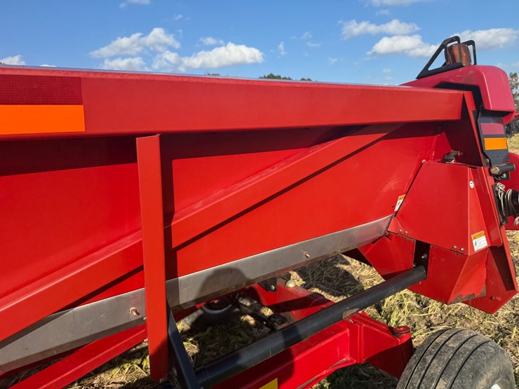2011-case-ih-3412-image-38