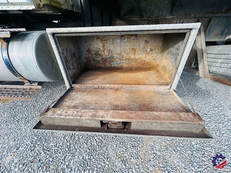 2013-international-durastar-4400-image-23