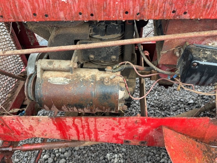 #3058-•-compact-tractor-image-11