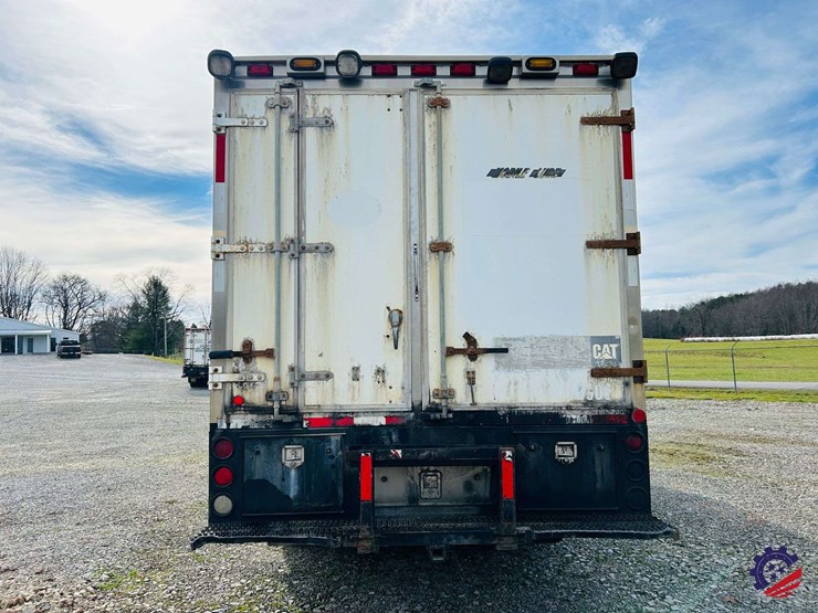 2007-peterbilt-340-image-5