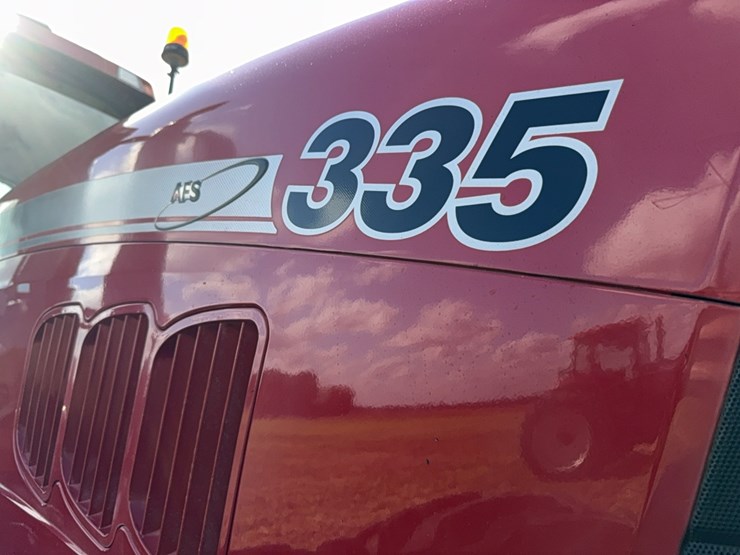 case-ih-magnum-335-image-54