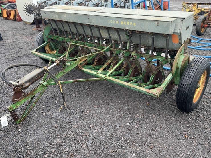 john-deere-8-image-1