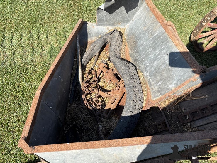 john-deere-paddle-elevator-image-13