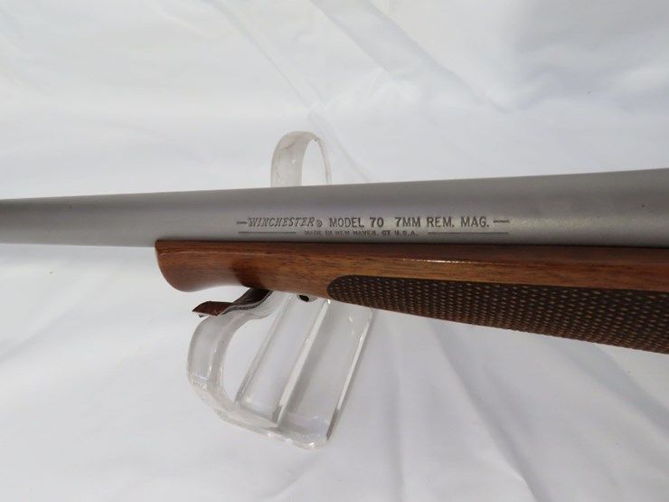 winchester-model-70-classic-stainless-sa-7mm-rem/mag-bolt-action-rifle-image-4