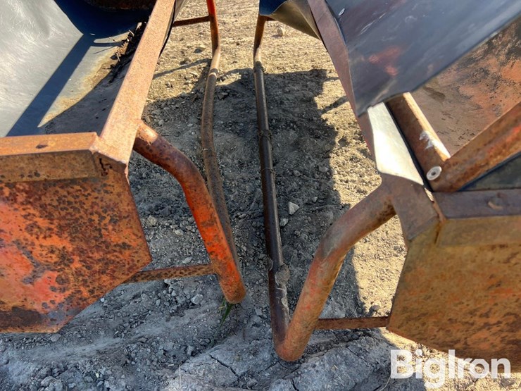 bunk-style-mineral-feeders-image-11