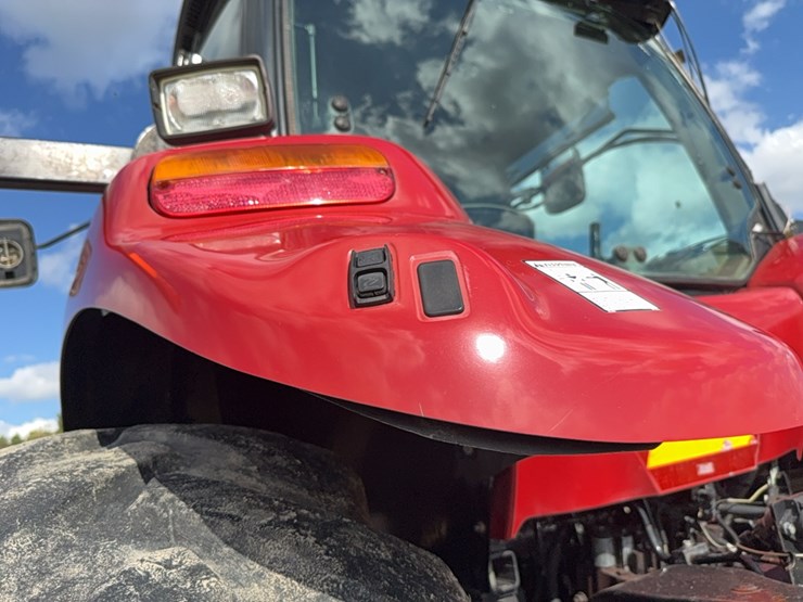 case-ih-magnum-335-image-38