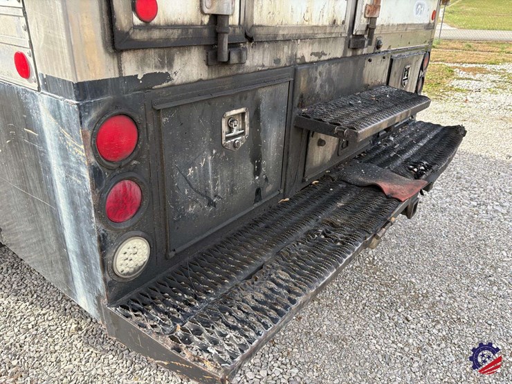 2009-kenworth-t800-image-19