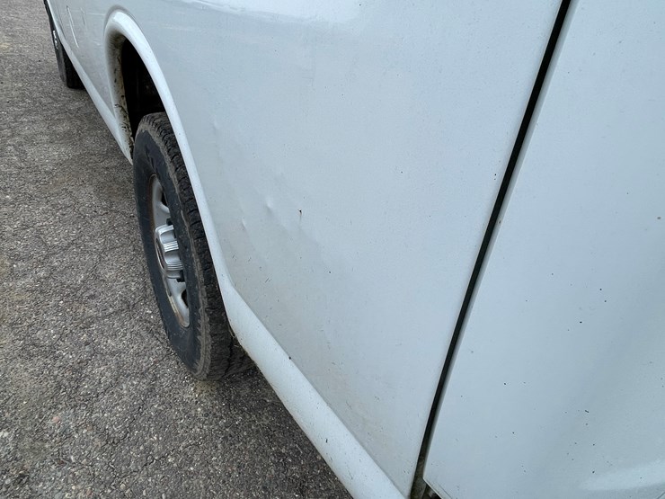 #1064-•-2012-gmc-savana-1-ton-van-(has-wi-title)-image-19