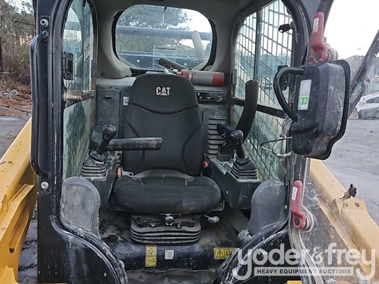 2021-caterpillar-299d3-image-28