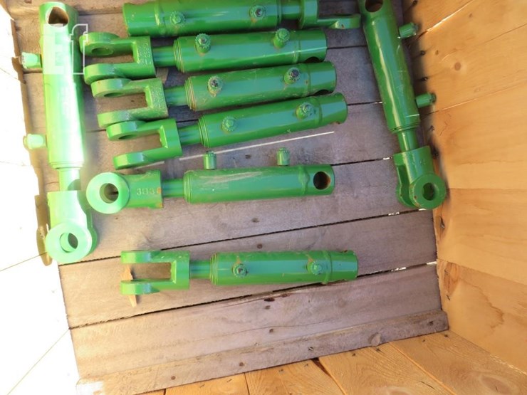 john-deere-8-image-3