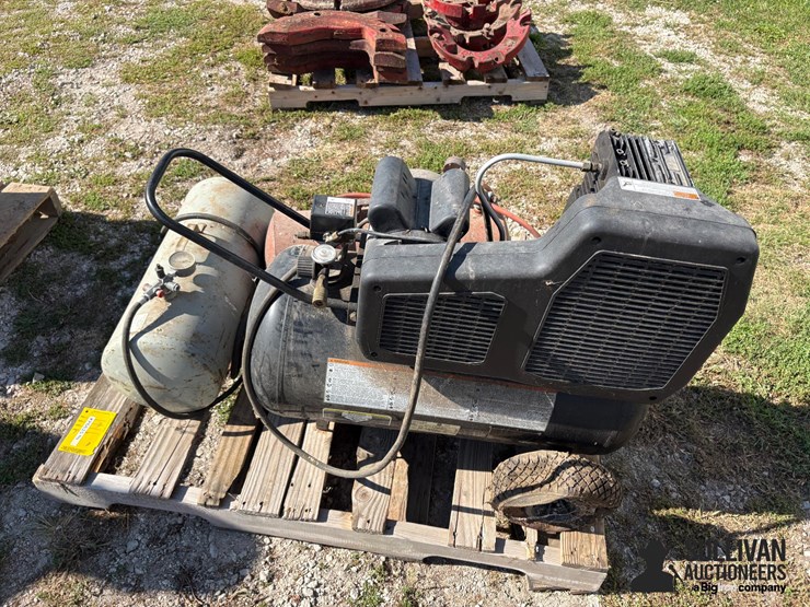 air-compressor-w/-air-tanks-image-18