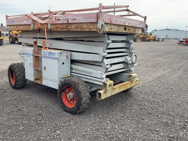 #2075-•-1999-skyjack-sj8841-scissor-lift-image-8