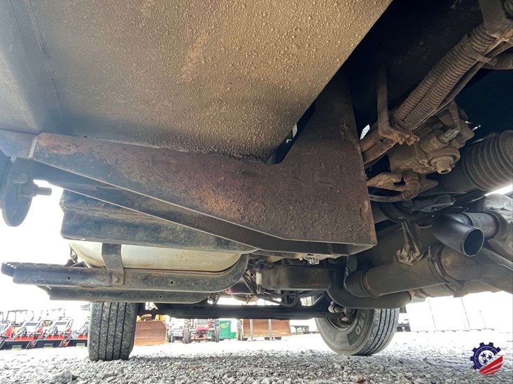 2013-ford-f750-image-25