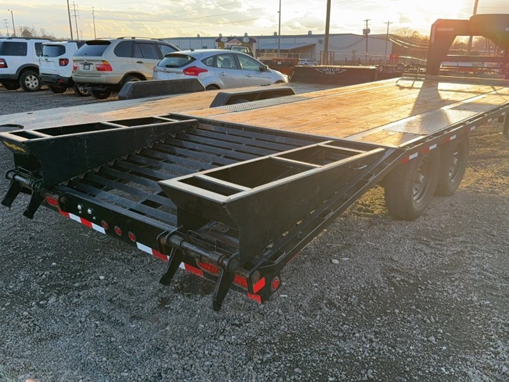 2021-big-tex-25'-gooseneck-image-5