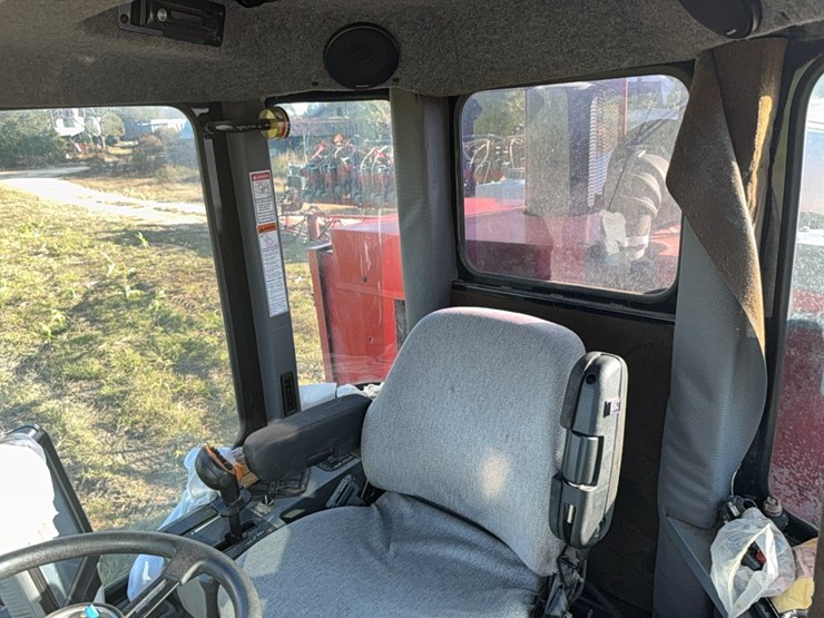 case-ih-3185-patriot-sprayer-image-108