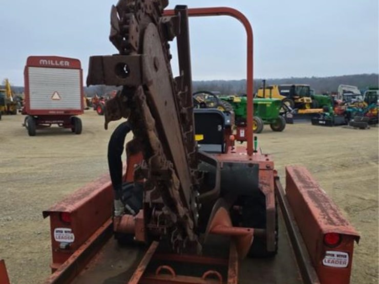 ditch-witch-3700-image-4