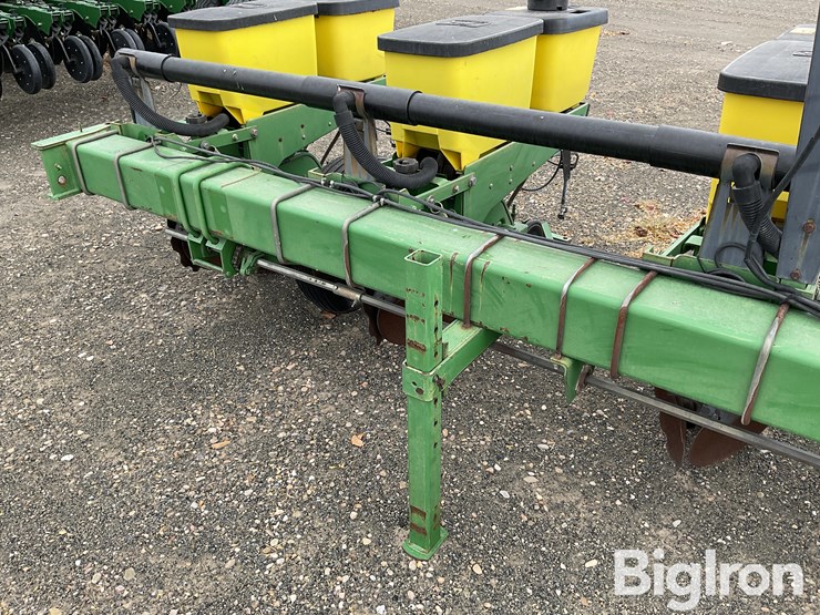 2002-john-deere-1700-image-14