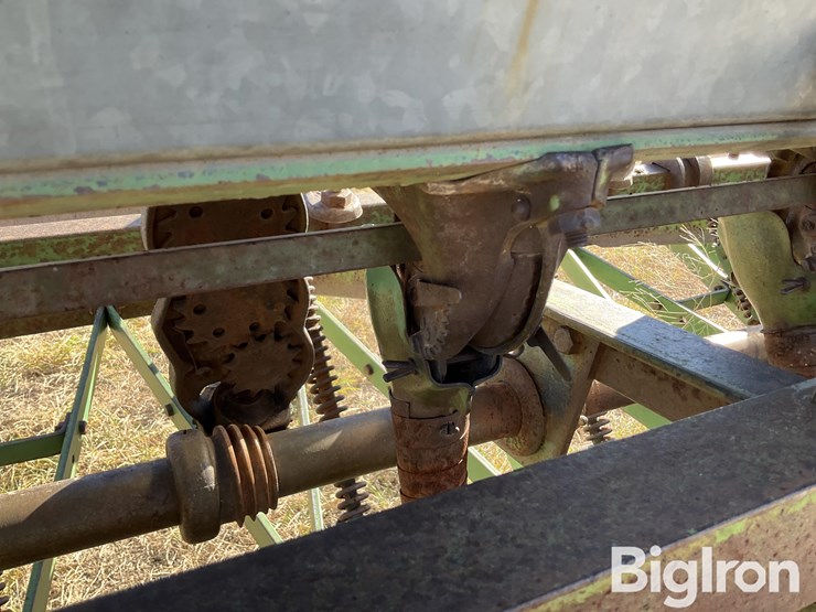 john-deere-14-image-18