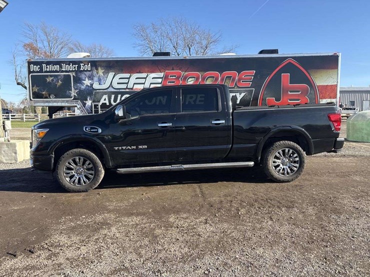 2016-nissan-titan-image-2