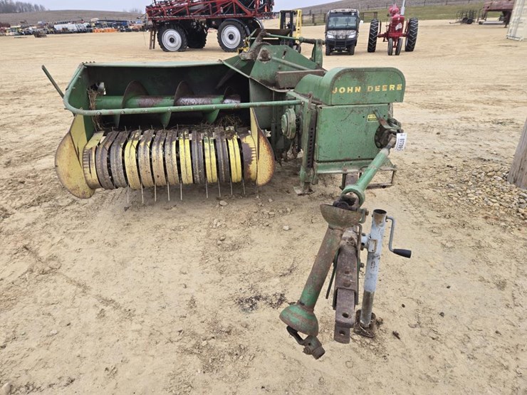 john-deere-24t-image-1