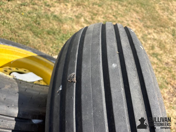 john-deere-rims-w/-tires-image-16