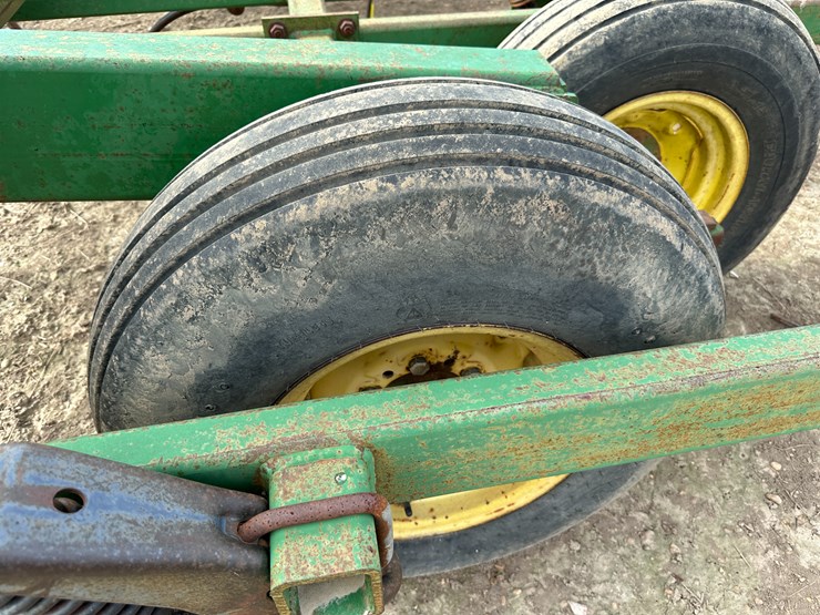 john-deere-38-image-11