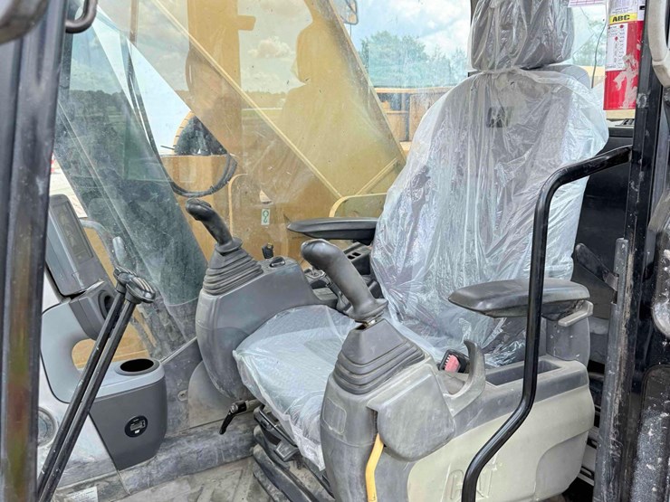 2014-caterpillar-328d-lcr-image-19