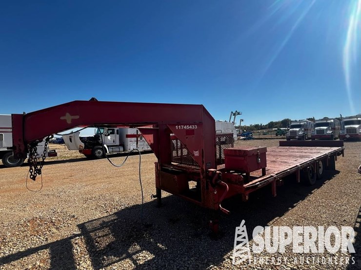 (x)-(8-17)-2011-tce-33'l-t/a-gooseneck-trailer,-v...-image-1