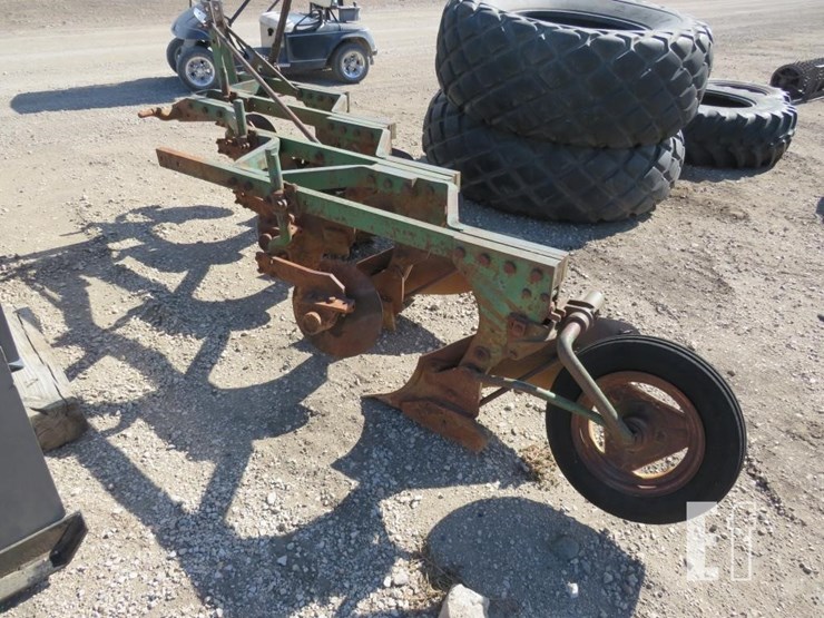 john-deere-4x-plow-132-image-4