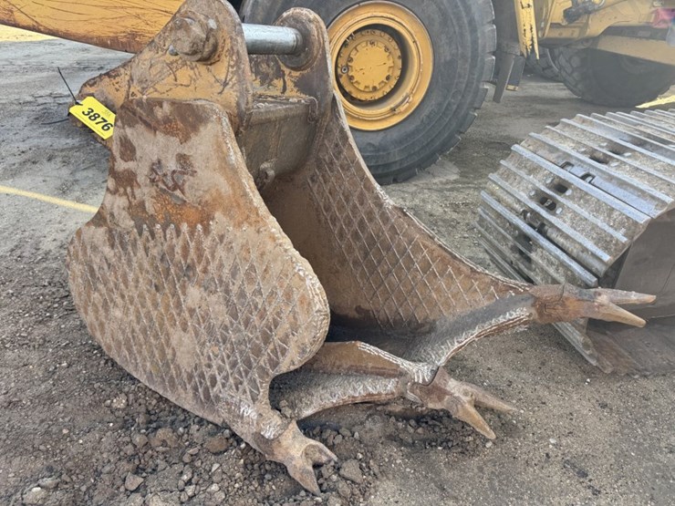 caterpillar-325-image-1