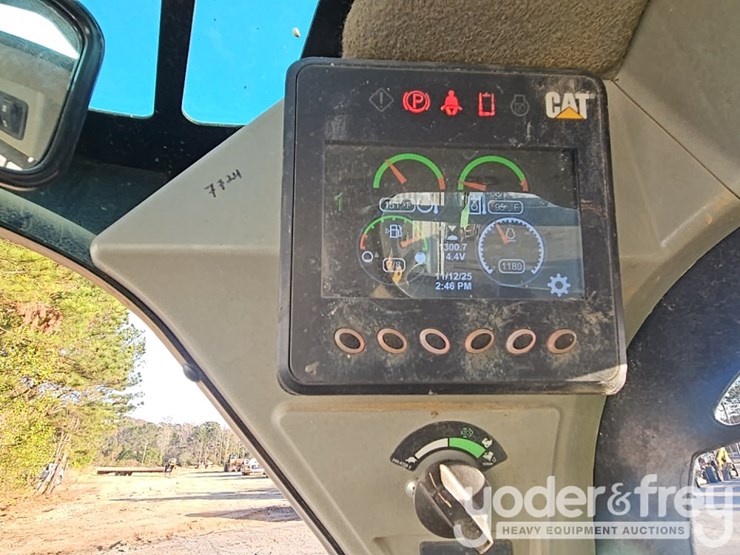 2023-caterpillar-259d3-image-32