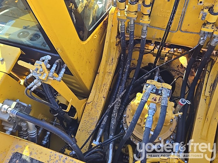 2022-komatsu-pc490-lc-11-image-89