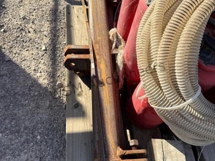 pallet-of-misc-sprayers-and-hose-image-8