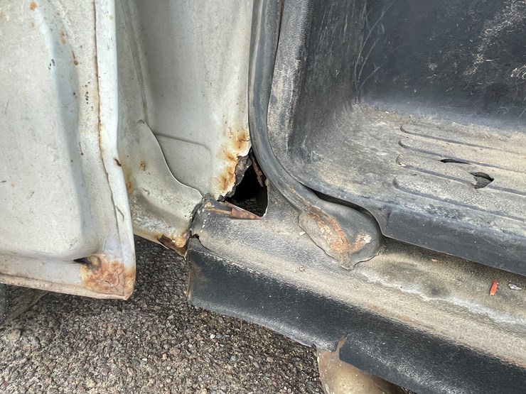 #1064-•-2012-gmc-savana-1-ton-van-(has-wi-title)-image-41