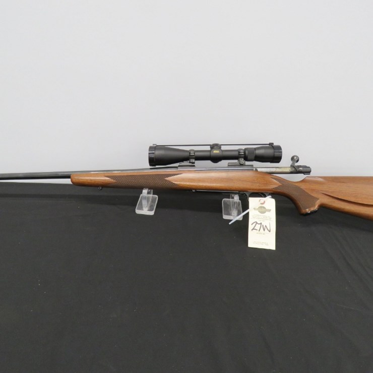 Winchester Model 70 Classic Sporter 25-06 Bolt Action Rifle