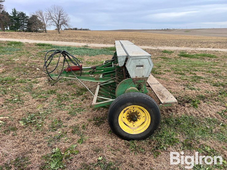 john-deere-b-image-8