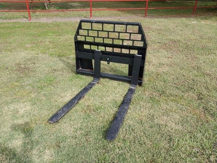 new-agt-48"-pallet-forks-image-1