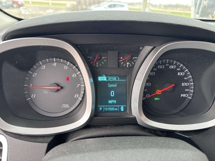 2015-chevrolet-equinox-lt-image-17