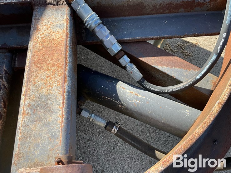 international-7400-image-18