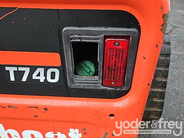 2019-bobcat-t740-image-21