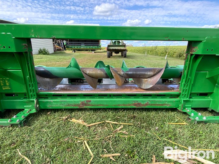 2010-john-deere-608c-image-13