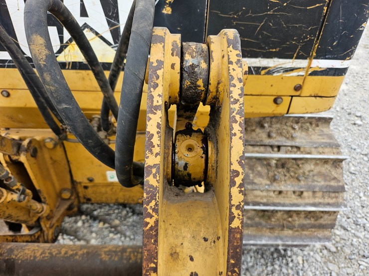 2002-caterpillar-d5g-xl-image-77