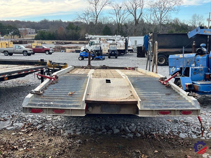 t/a-21’-x-8’-tilt-equipment-trailer-image-4
