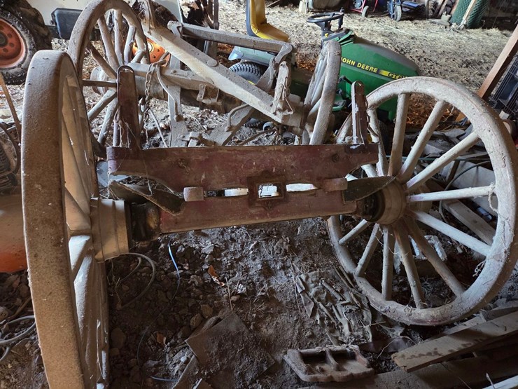 wooden-buck-board-wagon-image-9