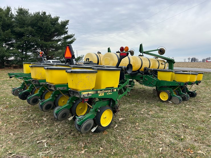 john-deere-7200-image-5