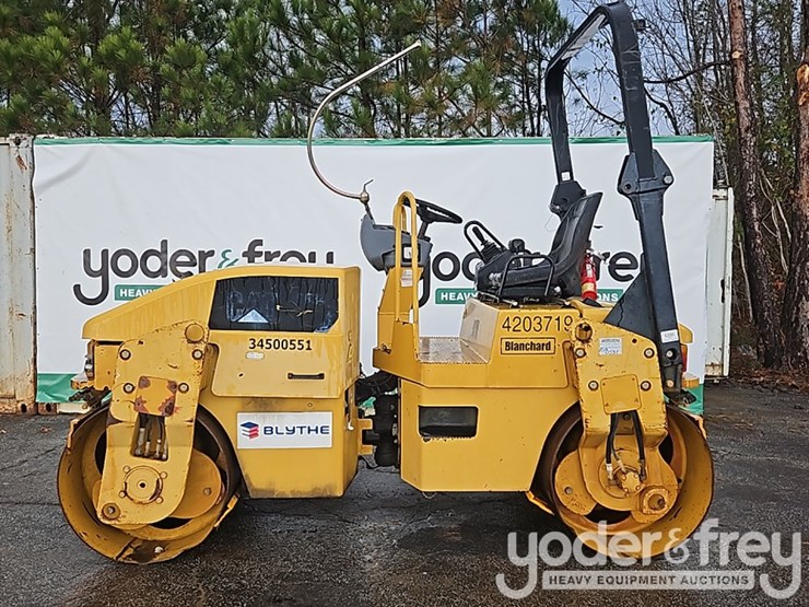 2011-caterpillar-cb34b-image-2