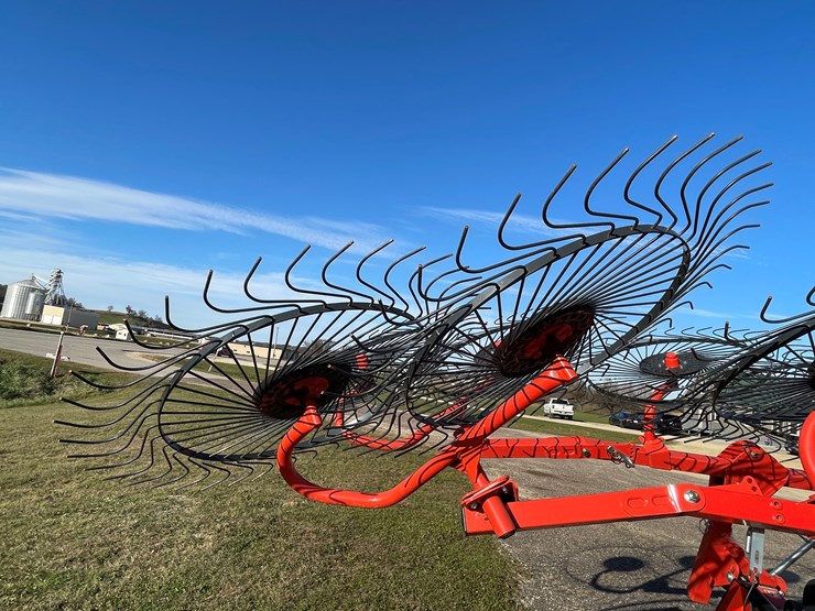 #1463-•-(8)-wheel-kuhn-speedrake-image-14