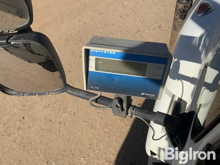 2019-international-7400-image-9