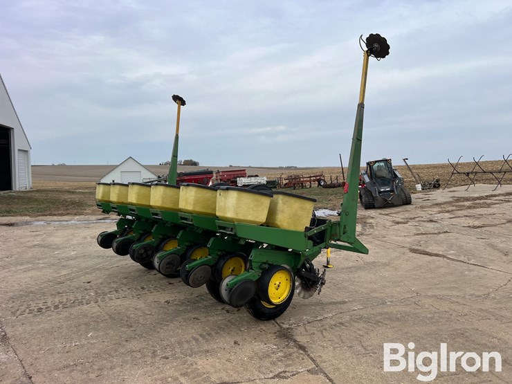 john-deere-7000-image-5