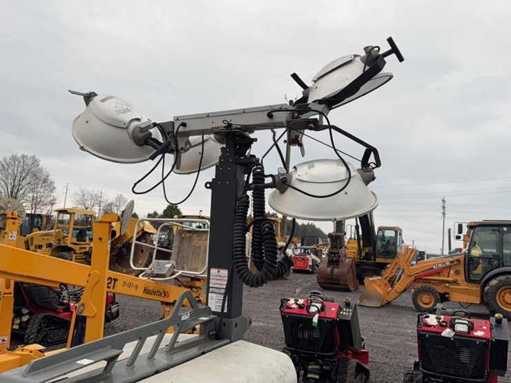 #2057-•-wacker-neuson-towable-light-tower-image-6